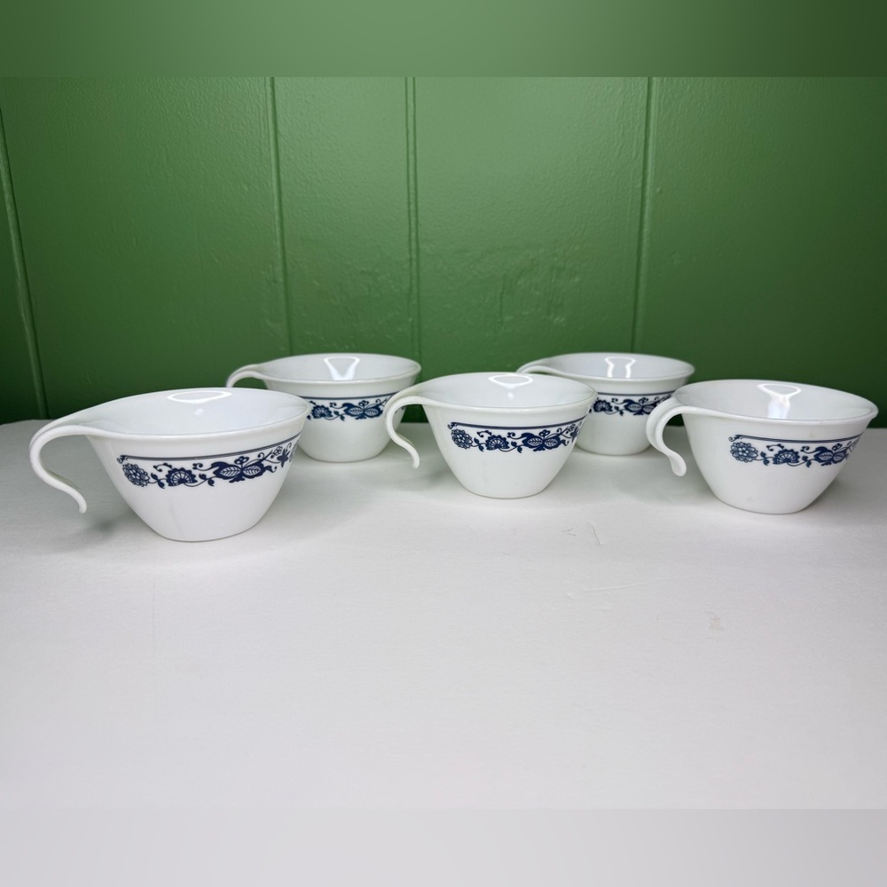 Vintage Set of Four 4Corelle Livingware Old Town Blue Onion Flat Hook Mugs